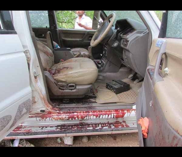 http://www.governancenow.com/temp/naxal%20attack%202.jpg